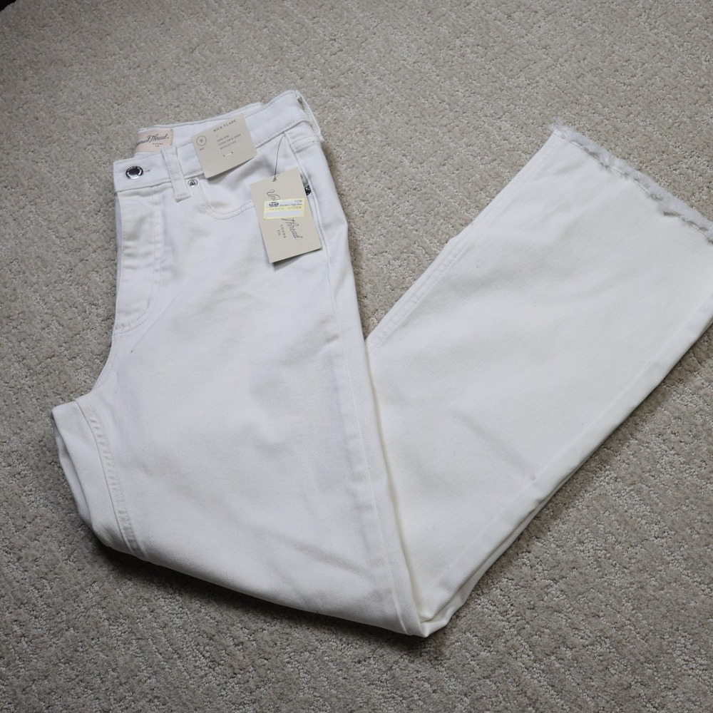 Universal Thread Womens High-Rise Kick Flare Jeans White Frayed Hem Size 8/29R